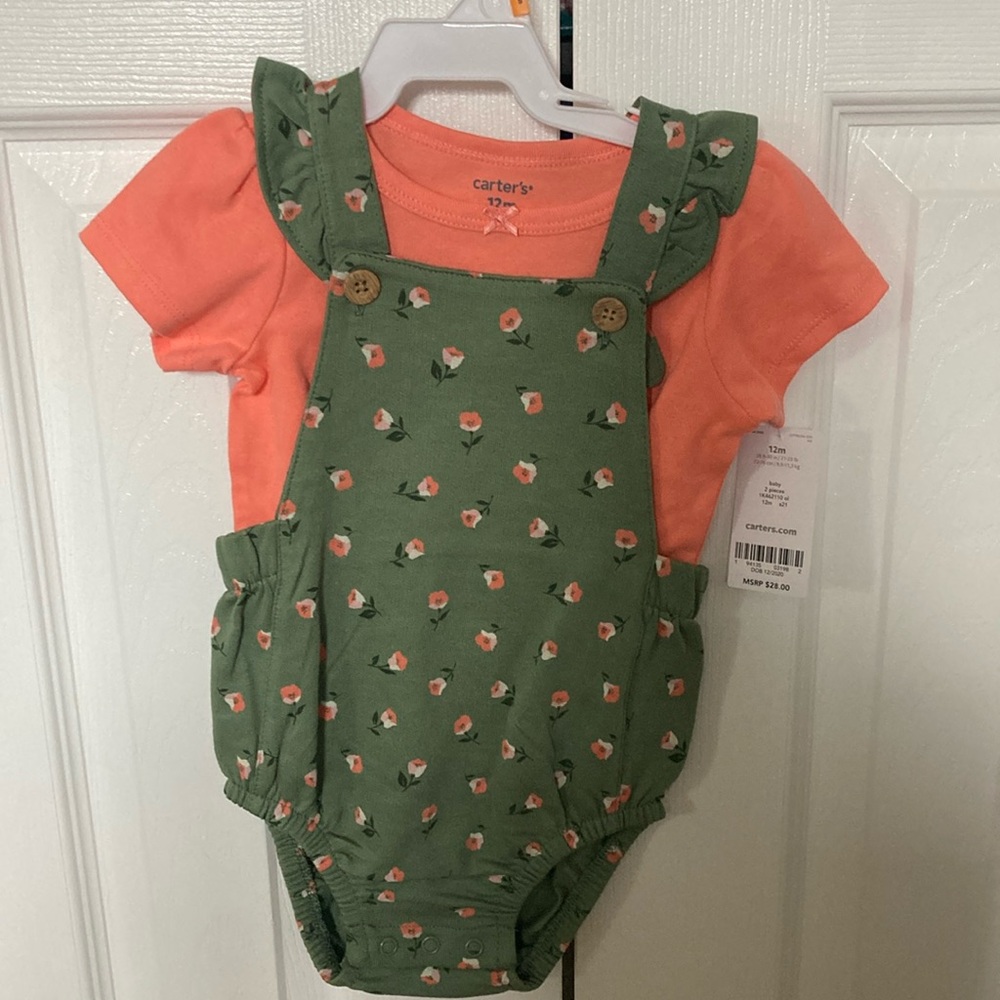 Carter’s 2-piece matching shirt and overall set